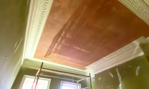 Metallic leaf ceiling